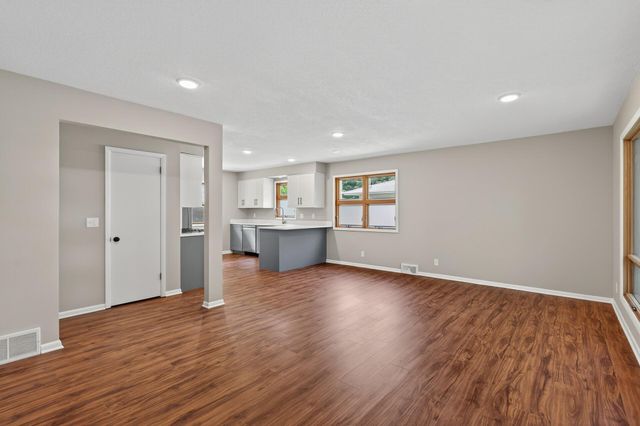 509 Indiana Avenue N, Golden Valley, MN 55422