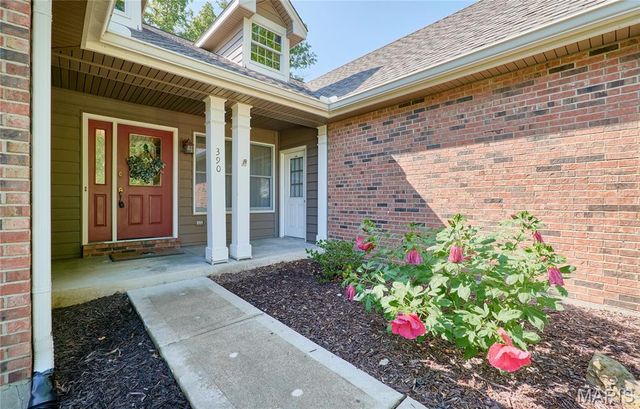 390 Portsmouth Drive, St Charles, MO 63303