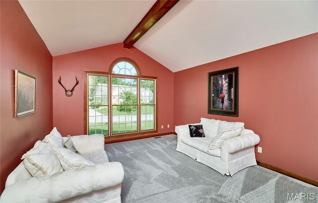 390 Portsmouth Drive, St Charles, MO 63303