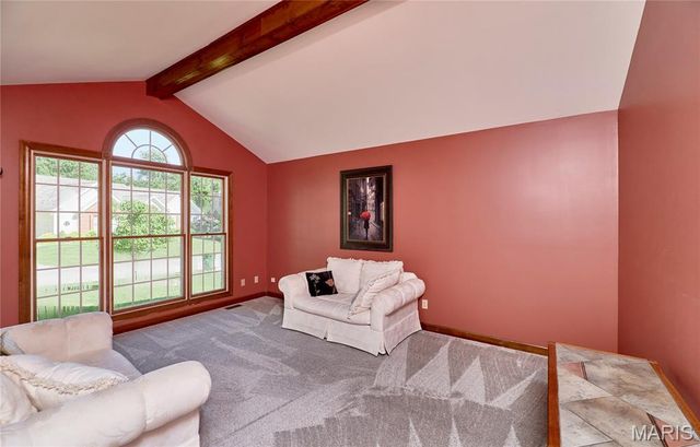 390 Portsmouth Drive, St Charles, MO 63303