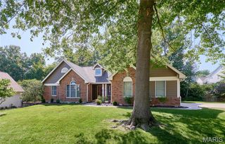 390 Portsmouth Drive, St Charles, MO 63303
