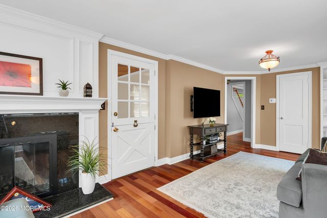 8 W Lake Road, Red Bank, NJ 07701