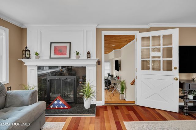 8 W Lake Road, Red Bank, NJ 07701