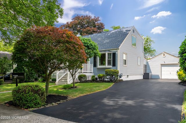 8 W Lake Road, Red Bank, NJ 07701