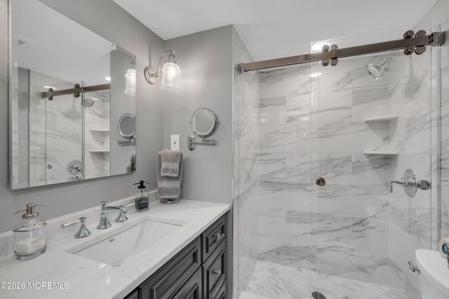 8 W Lake Road, Red Bank, NJ 07701