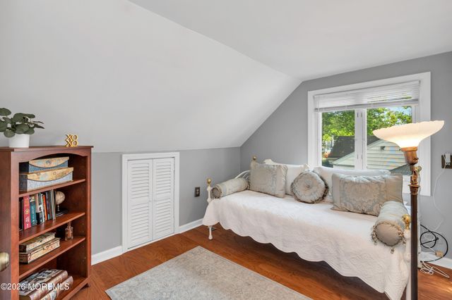 8 W Lake Road, Red Bank, NJ 07701