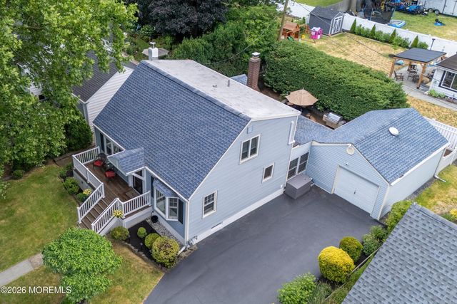 8 W Lake Road, Red Bank, NJ 07701