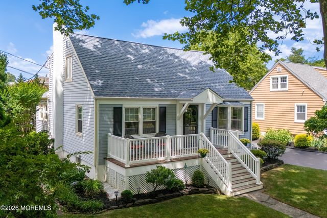 8 W Lake Road, Red Bank, NJ 07701