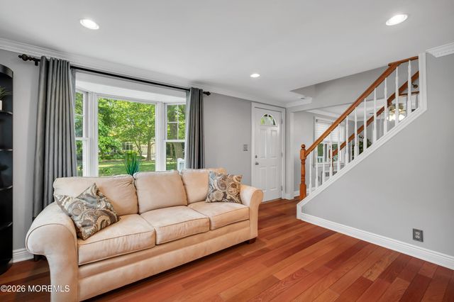 8 W Lake Road, Red Bank, NJ 07701