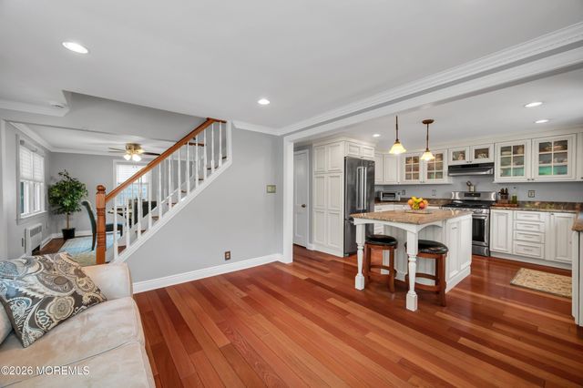 8 W Lake Road, Red Bank, NJ 07701