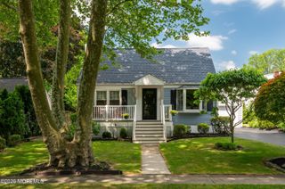 8 W Lake Road, Red Bank, NJ 07701