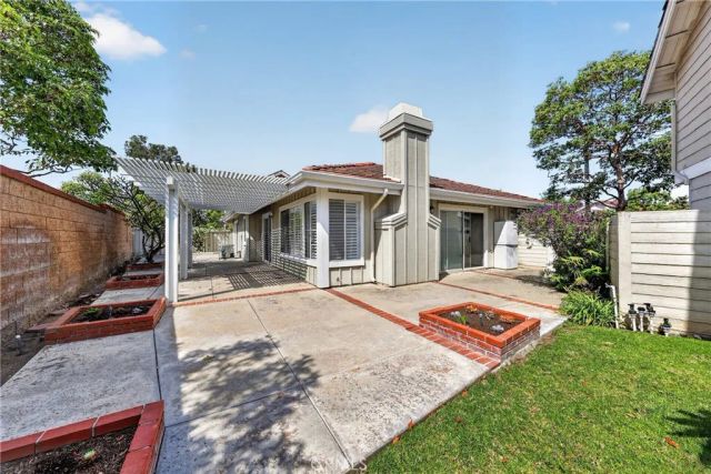 2072 Cherokee, Tustin, CA 92782