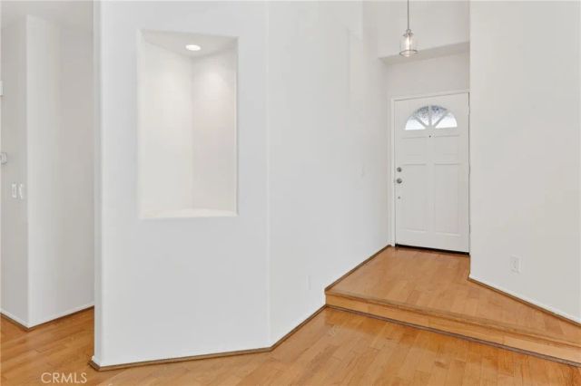 2072 Cherokee, Tustin, CA 92782