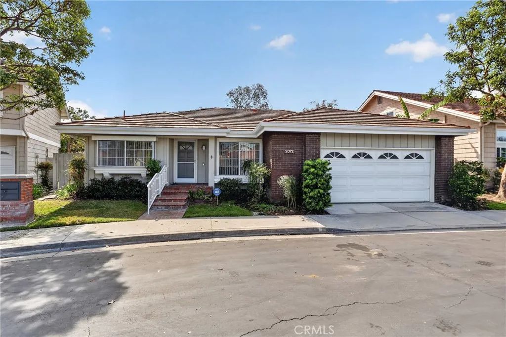 2072 Cherokee, Tustin, CA 92782