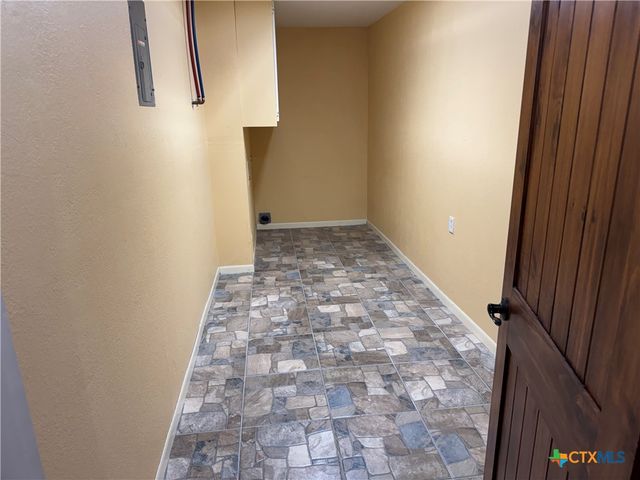 401 Shiloh Drive, Victoria, TX 77904