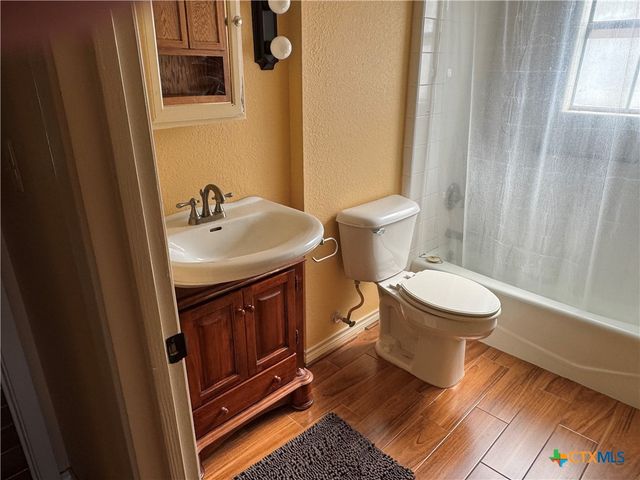 401 Shiloh Drive, Victoria, TX 77904