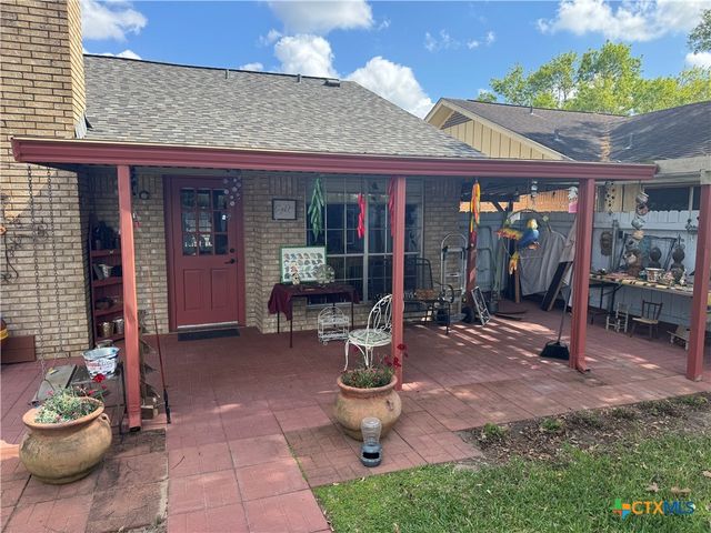 401 Shiloh Drive, Victoria, TX 77904