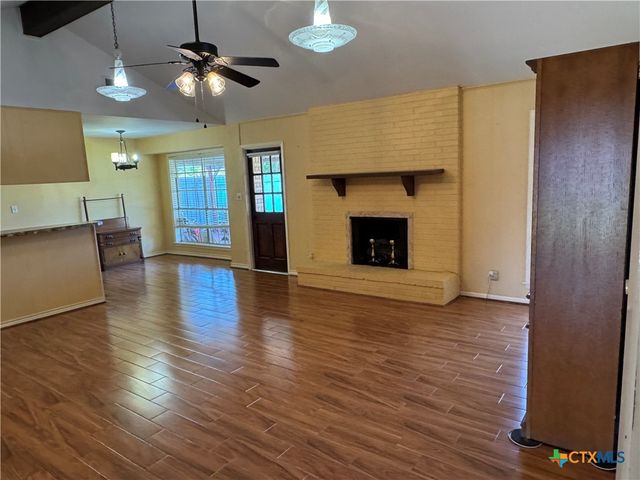 401 Shiloh Drive, Victoria, TX 77904