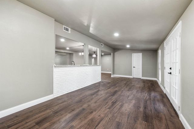 717 Cedar Lawn Drive, Alvin, TX 77511