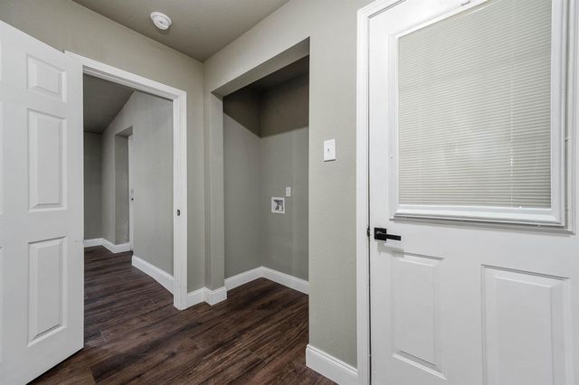 717 Cedar Lawn Drive, Alvin, TX 77511