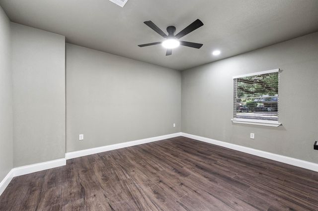 717 Cedar Lawn Drive, Alvin, TX 77511