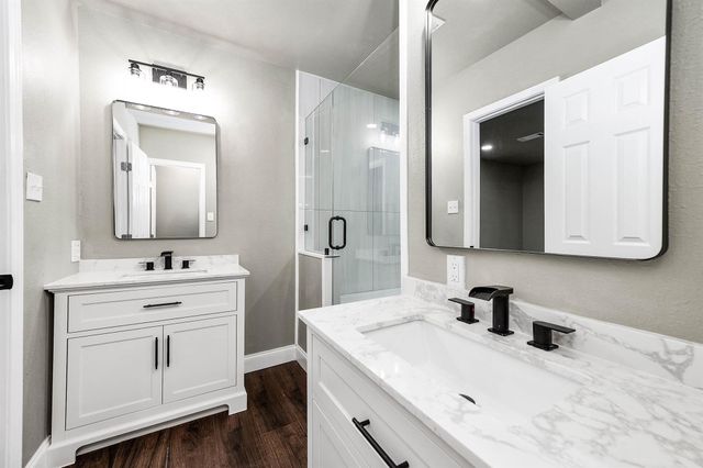 717 Cedar Lawn Drive, Alvin, TX 77511