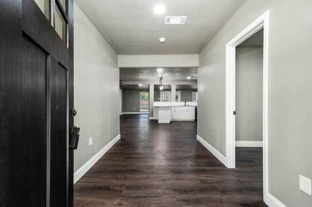 717 Cedar Lawn Drive, Alvin, TX 77511