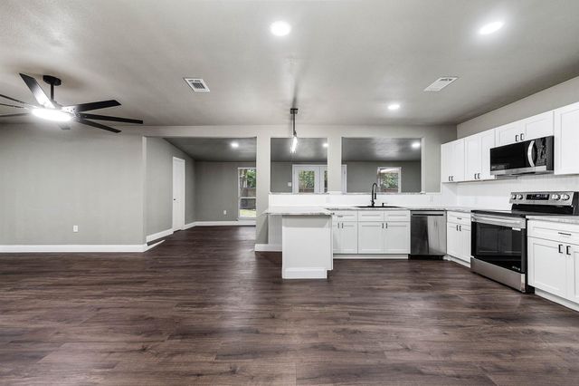717 Cedar Lawn Drive, Alvin, TX 77511