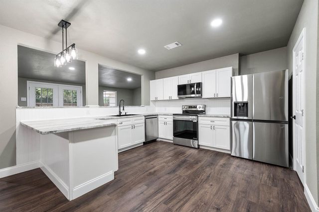 717 Cedar Lawn Drive, Alvin, TX 77511