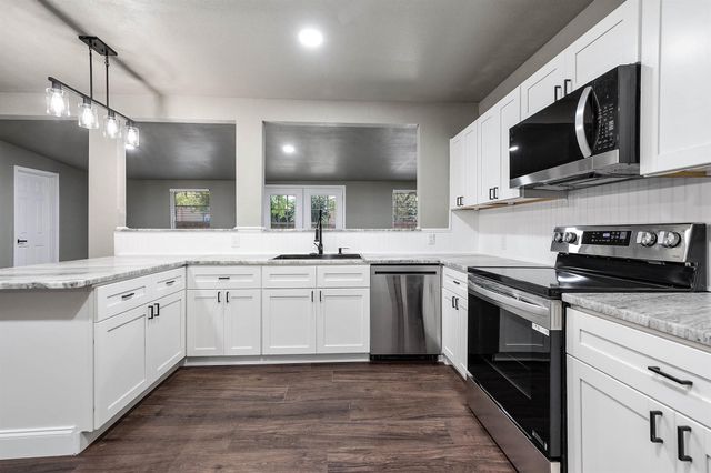 717 Cedar Lawn Drive, Alvin, TX 77511