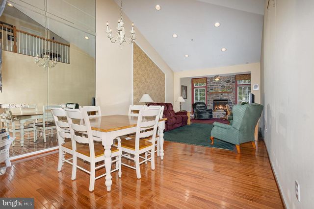 1471 HERITAGE LN, York, PA 17403