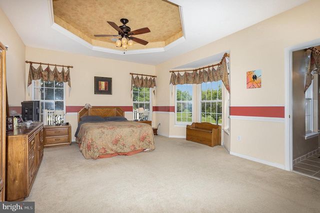 1471 HERITAGE LN, York, PA 17403