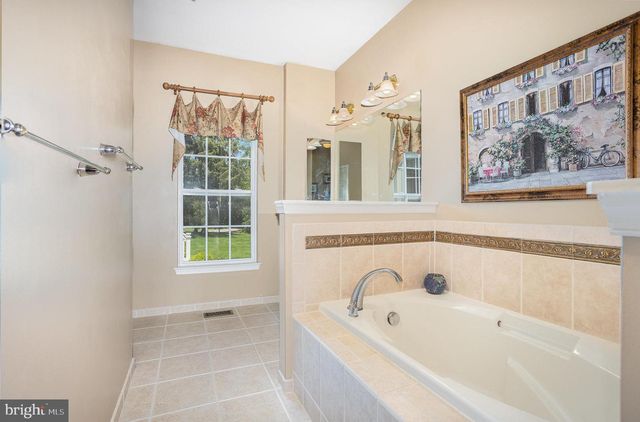 1471 HERITAGE LN, York, PA 17403