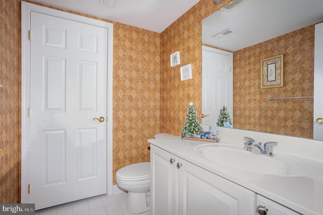 1471 HERITAGE LN, York, PA 17403