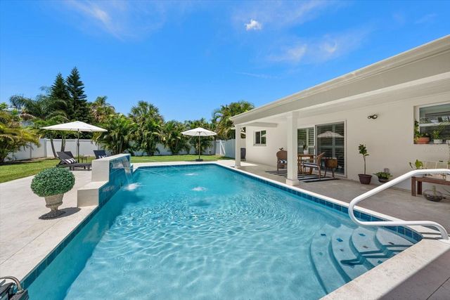 821 JACARANDA DRIVE, Largo, FL 33770