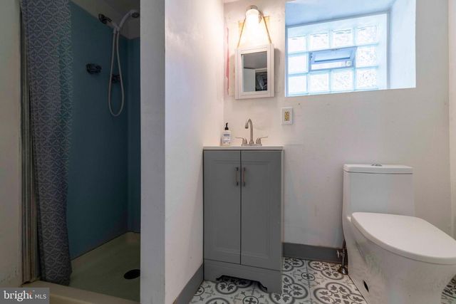 5825 CHEW AVE, Philadelphia, PA 19138