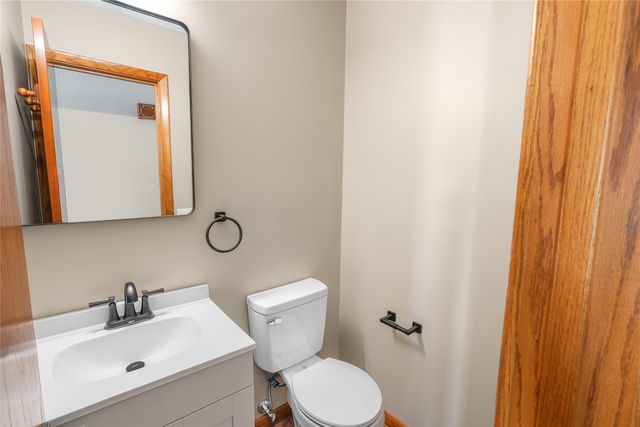 1214 JONATHAN Drive, Erie, PA 16509