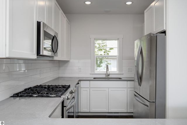 1502 Simsbury Street # 4, Traverse City, MI 49686