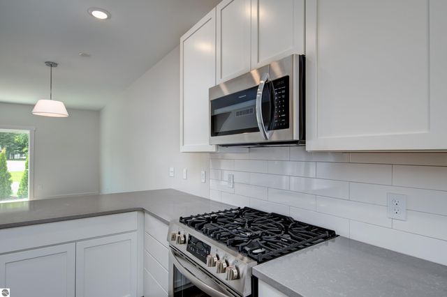 1502 Simsbury Street # 4, Traverse City, MI 49686