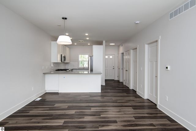 1502 Simsbury Street # 4, Traverse City, MI 49686