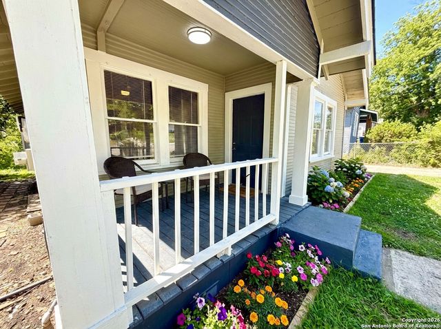 1834 Center St, San Antonio, TX 78202