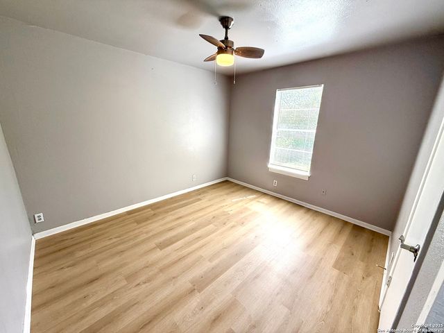 1834 Center St, San Antonio, TX 78202