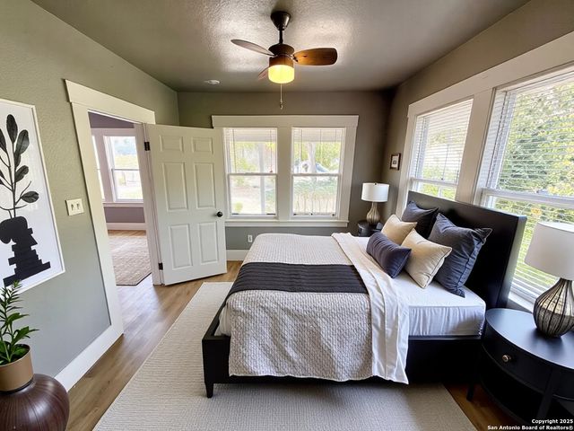 1834 Center St, San Antonio, TX 78202