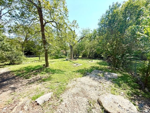 1834 Center St, San Antonio, TX 78202