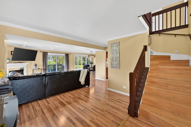 1926 Golf View Drive, Bartlett, IL 60103