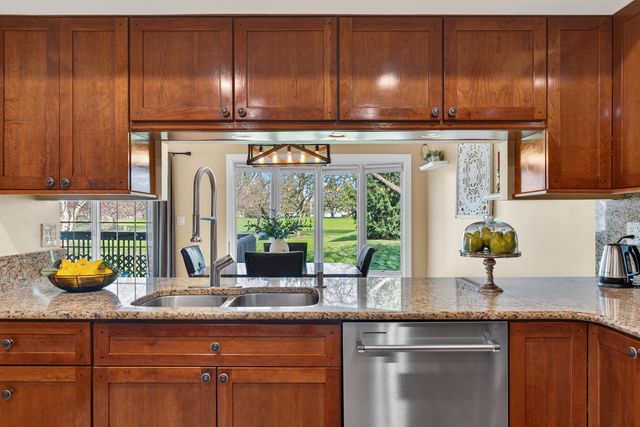 1926 Golf View Drive, Bartlett, IL 60103