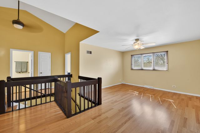 1926 Golf View Drive, Bartlett, IL 60103