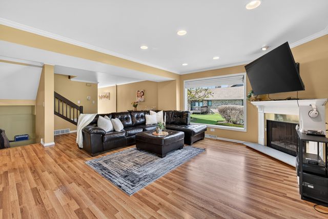 1926 Golf View Drive, Bartlett, IL 60103