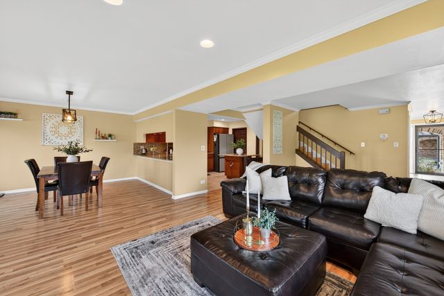 1926 Golf View Drive, Bartlett, IL 60103