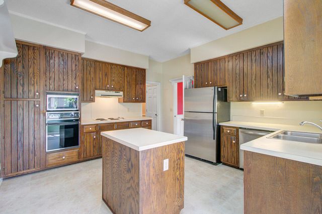 408 Country Club Boulevard, Summerville, SC 29483